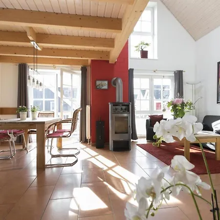 Schwalbennest Fuer Bis Zu 6 Personen Mit Kaminofen, Whirlpool Und Sauna - Haustiere Herzlich Willkommen, Nah Am Hafen