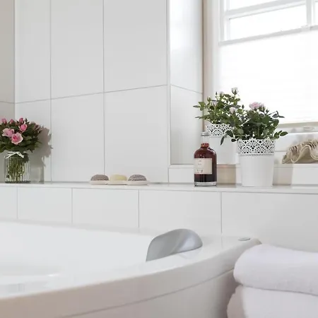 Schwalbennest Fuer Bis Zu 6 Personen Mit Kaminofen, Whirlpool Und Sauna - Haustiere Herzlich Willkommen, Nah Am Hafen Apartamento