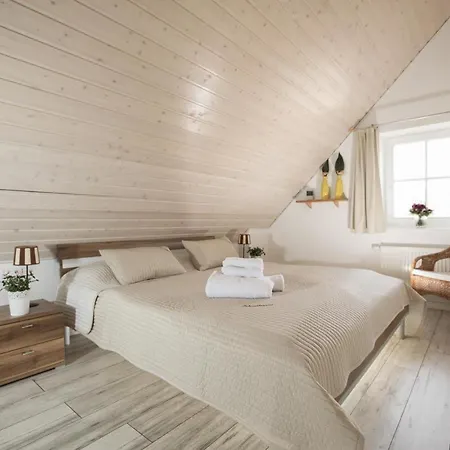 Schwalbennest Für Bis Zu 6 Personen Mit Kaminofen, Whirlpool Und Sauna - Haustiere Herzlich Willkommen, Nah Am Hafen Apartment