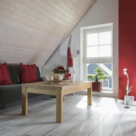 Schwalbennest Für Bis Zu 6 Personen Mit Kaminofen, Whirlpool Und Sauna - Haustiere Herzlich Willkommen, Nah Am Hafen * Greetsiel