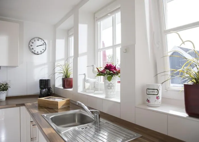 Schwalbennest Fuer Bis Zu 6 Personen Mit Kaminofen, Whirlpool Und Sauna - Haustiere Herzlich Willkommen, Nah Am Hafen *